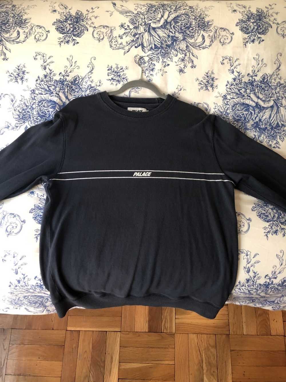 Palace Stripe logo crewneck - image 1