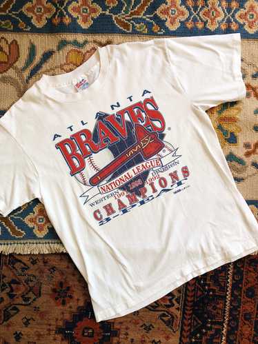 Hottertees 1993 Looney Tunes Vintage Atlanta Braves Shirt