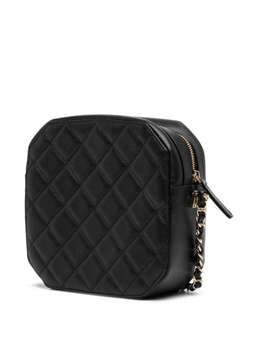 CHANEL Pre-Owned 2020 Octagon camera bag - Black - image 3