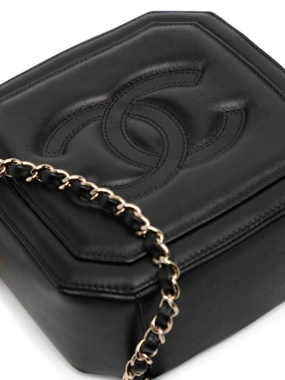 CHANEL Pre-Owned 2020 Octagon camera bag - Black - image 4