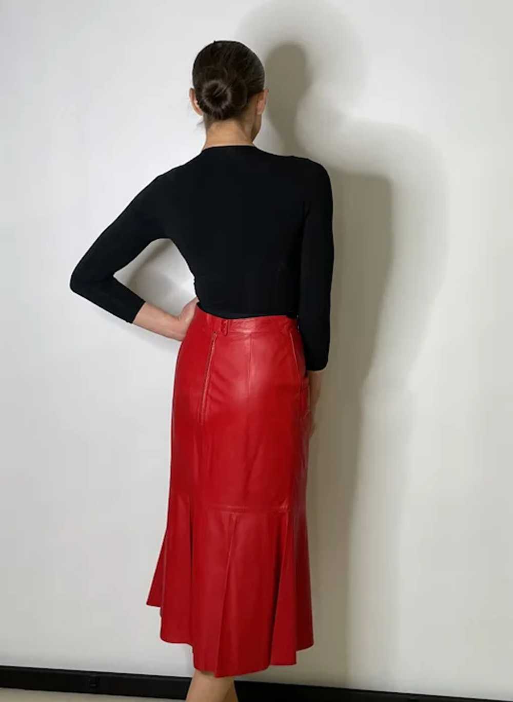 1980s Red Leather Mermaid Fishtail Skirt Trumpet … - image 4