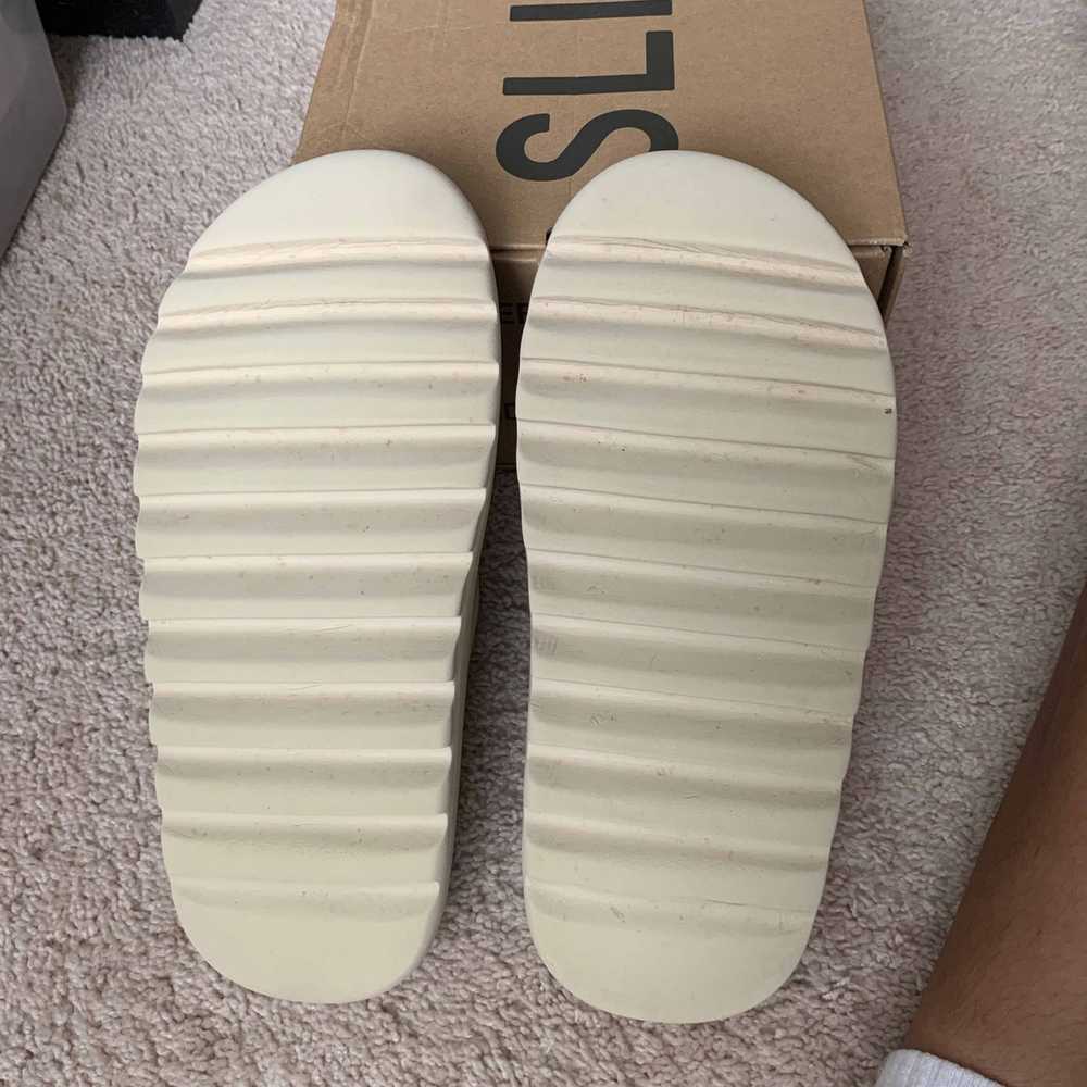 Adidas Yeezy Slides Bone - image 5