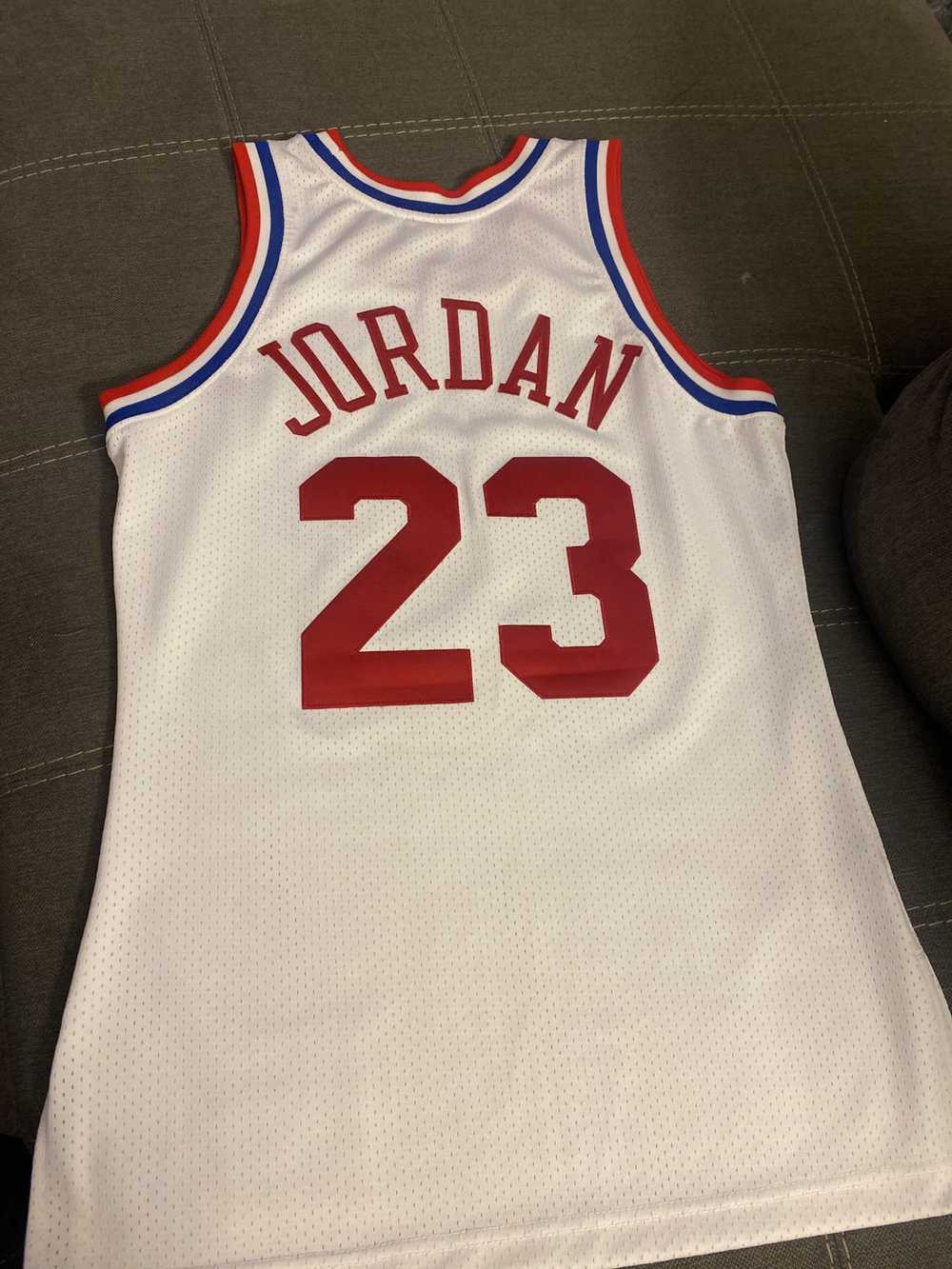 Mitchell & Ness Michael Jordan jersey - image 5