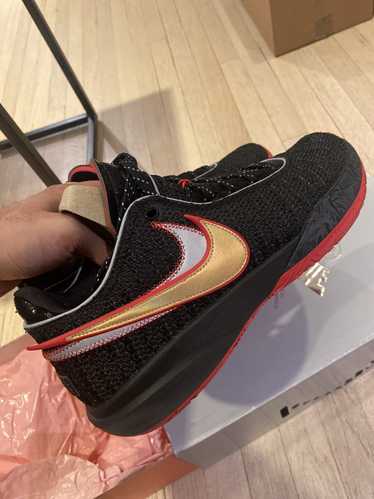 RvceShops - 602 - nike lebron 19 siren red laser blue dc9340 600 release  date - LV x Nike Nike Air Force 1 sneakers White Black Metallic Silver  BS8805