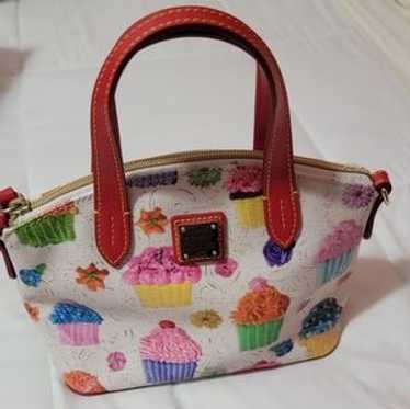 Dooney & bourke cupcake - Gem