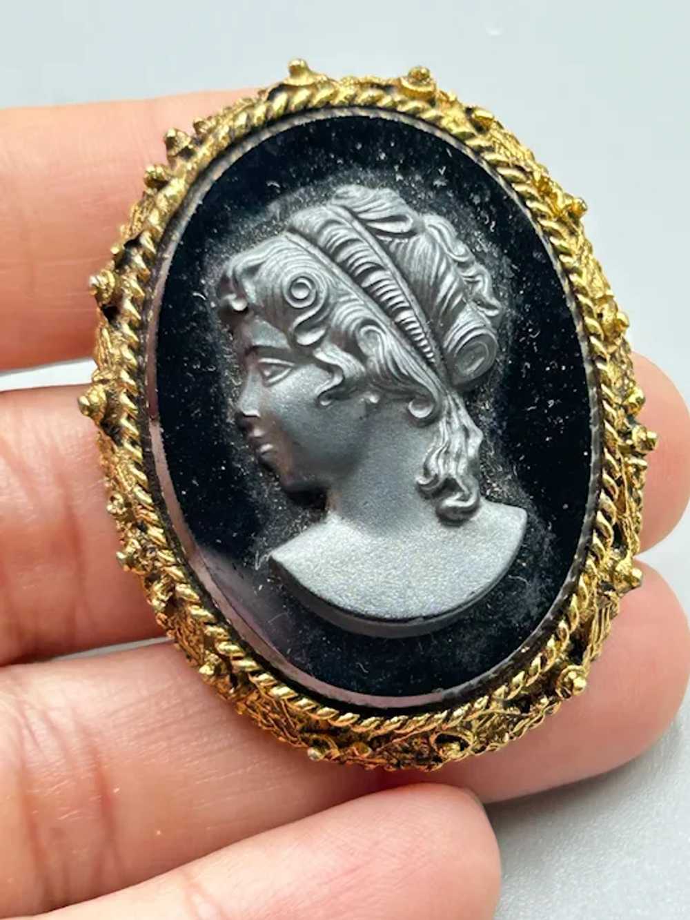 Vintage Glass Hematite Black Cameo Pin Brooch Gol… - image 4