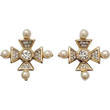 Trifari Gold Tone Clear Rhinestone Faux Pearl Mal… - image 1