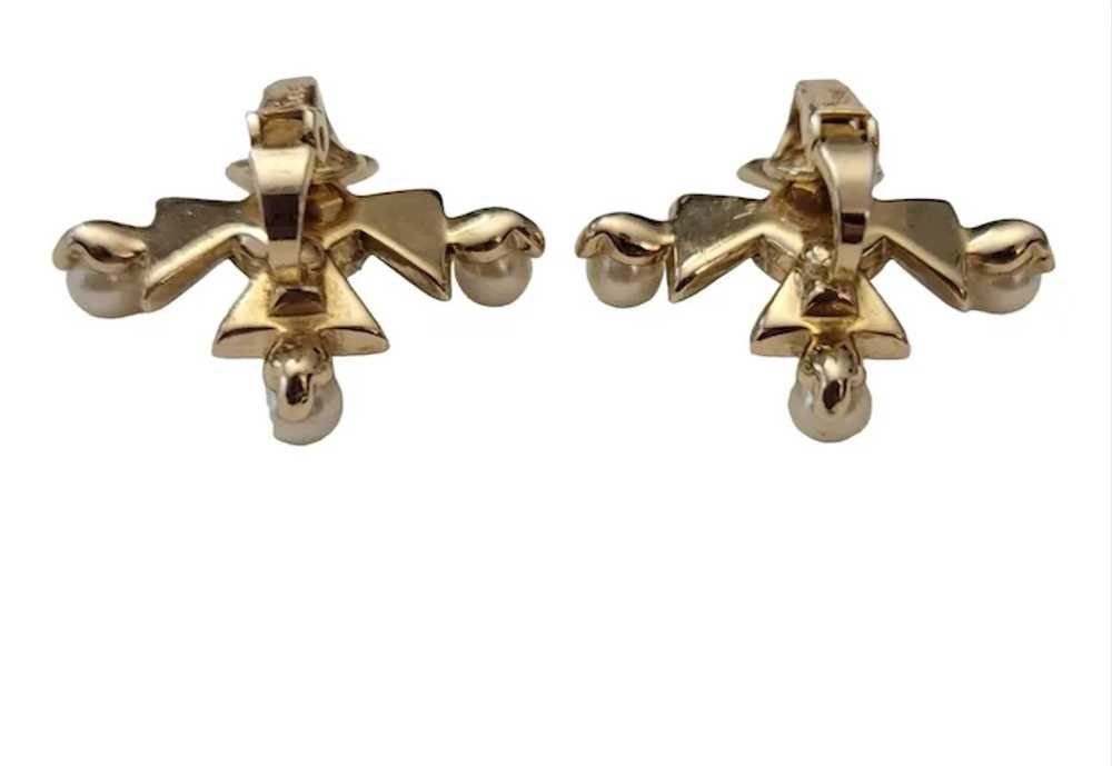 Trifari Gold Tone Clear Rhinestone Faux Pearl Mal… - image 3