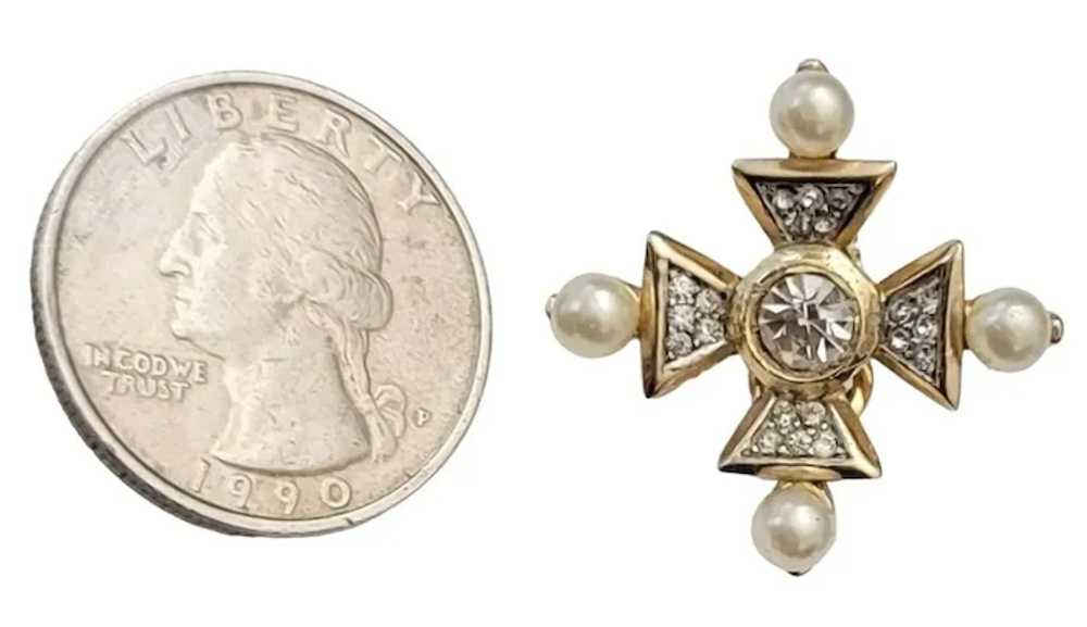 Trifari Gold Tone Clear Rhinestone Faux Pearl Mal… - image 7