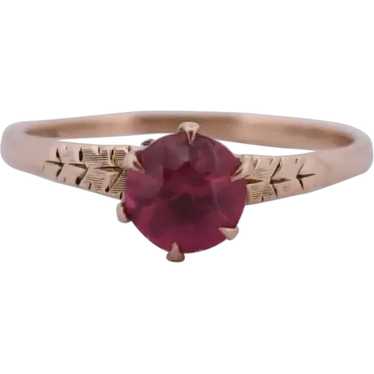 Vintage 10K Yellow Gold Fuchsia Solitaire Ring -  