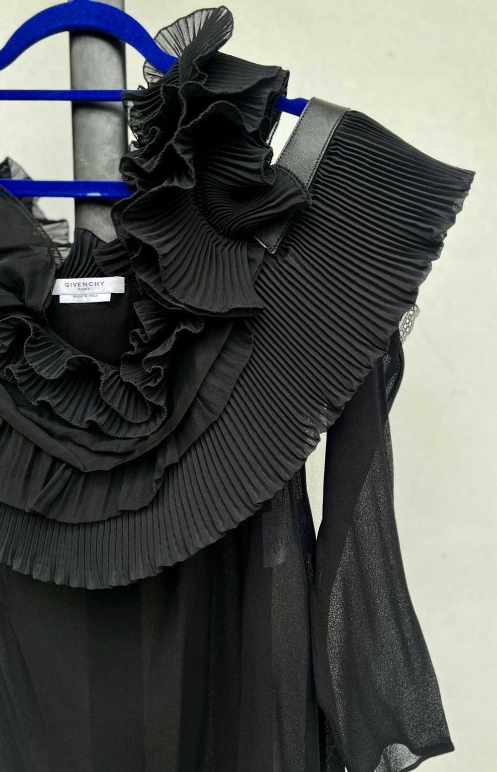 Black × Givenchy × Luxury Elegance & luxurious bl… - image 3