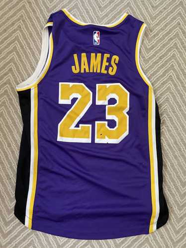 NWT LA Lakers LeBron James Authentic Nike Vapor Knit Home Jersey Gold  Yellow 40