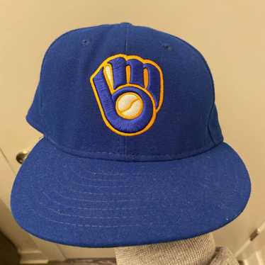 Fanmats MLB Embossed Color Emblem 3.25 x 3.25 - Milwaukee Brewers at  Menards®