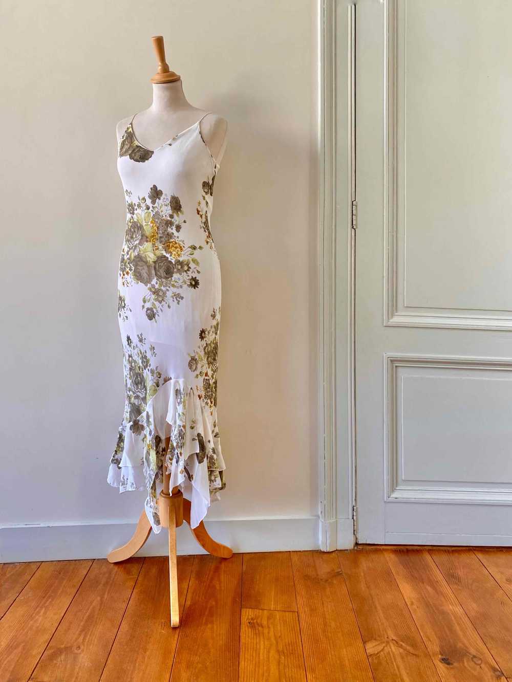 Floral slip dress - Floral slip dress, in white v… - image 4