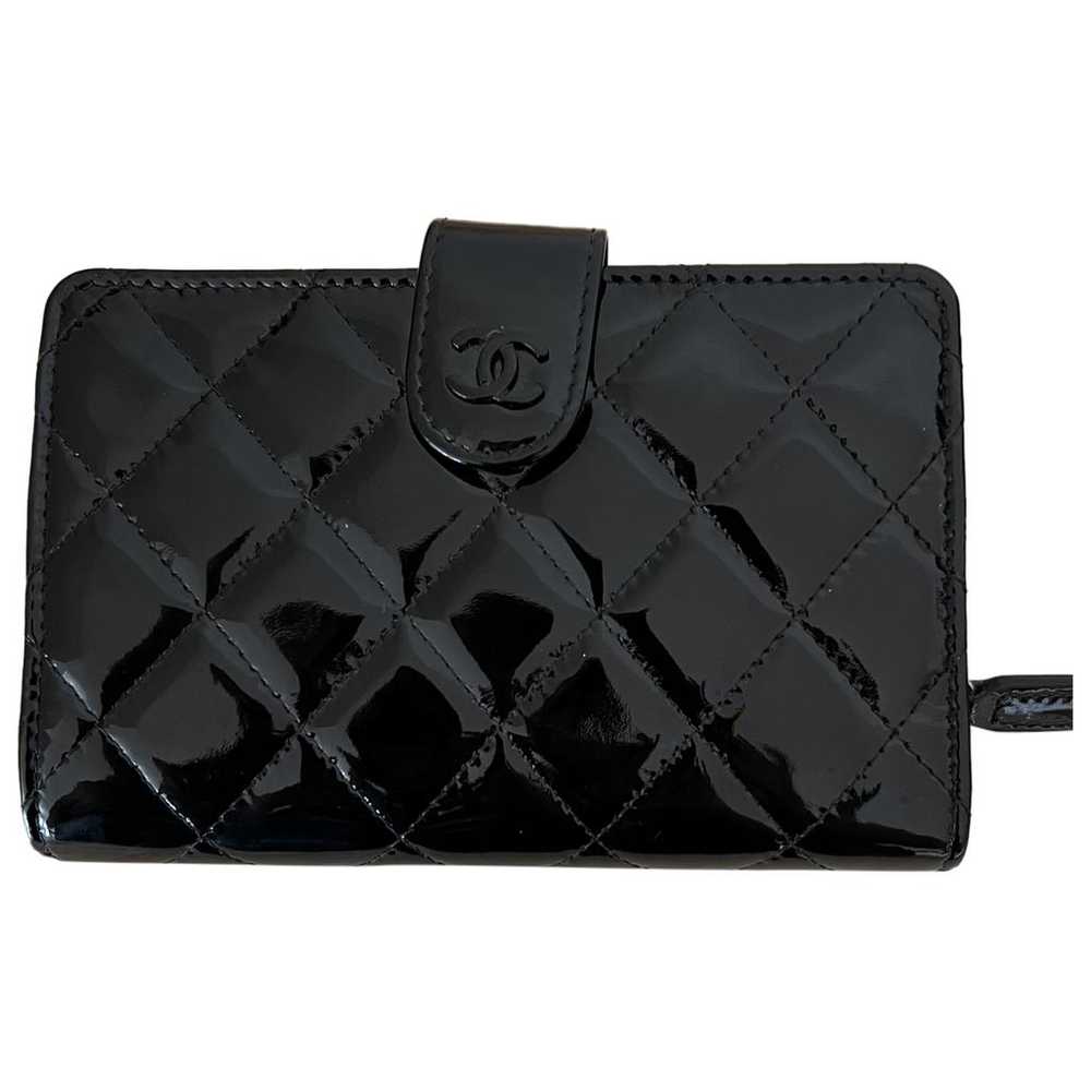 Chanel Timeless/Classique patent leather wallet - image 1