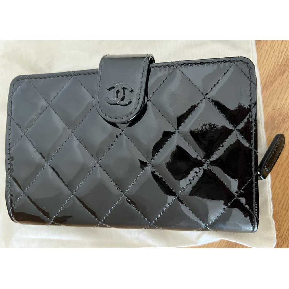 Chanel Timeless/Classique patent leather wallet - image 8