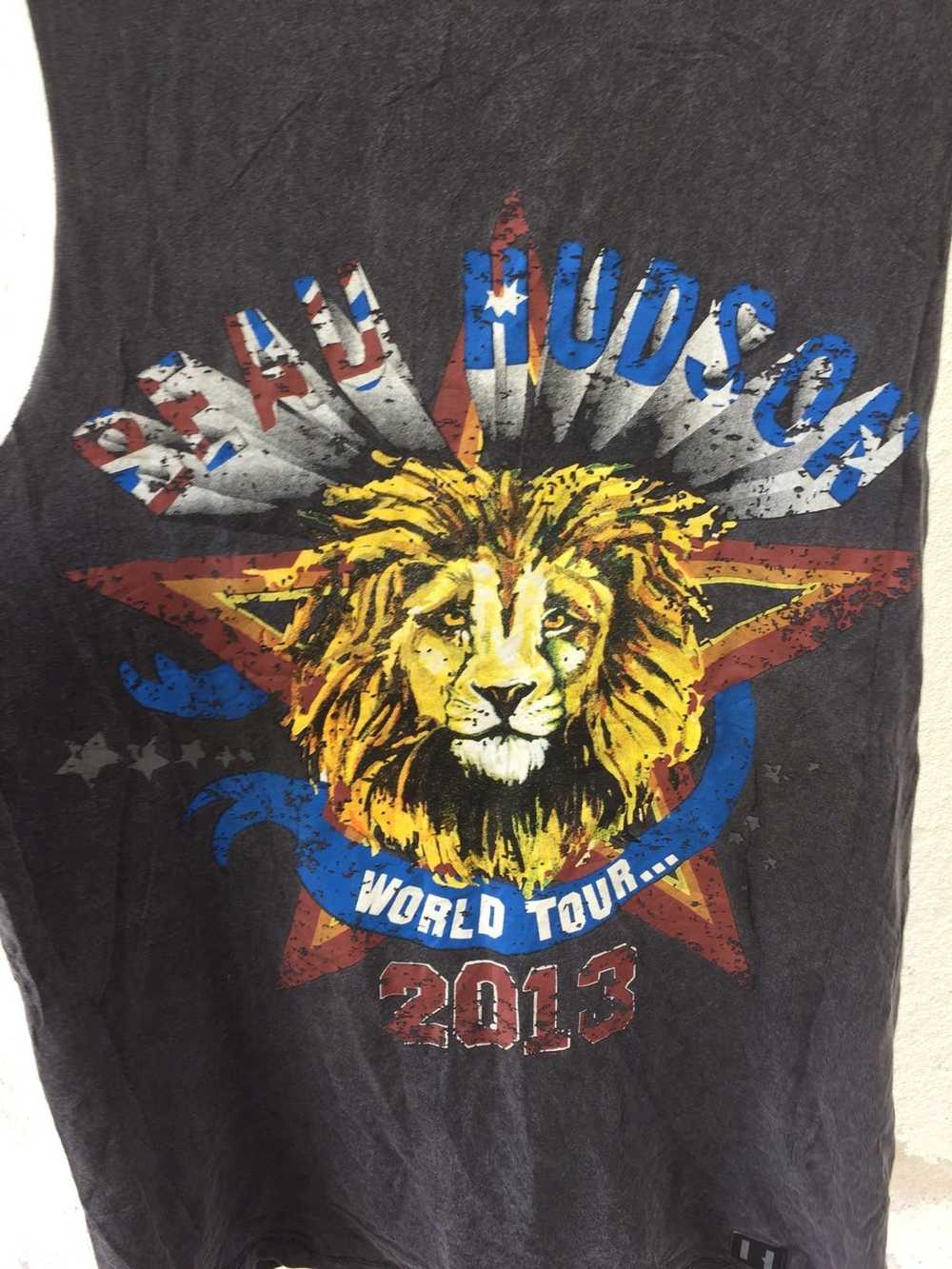 Tour Tee Beau Hudson World Tour - image 2