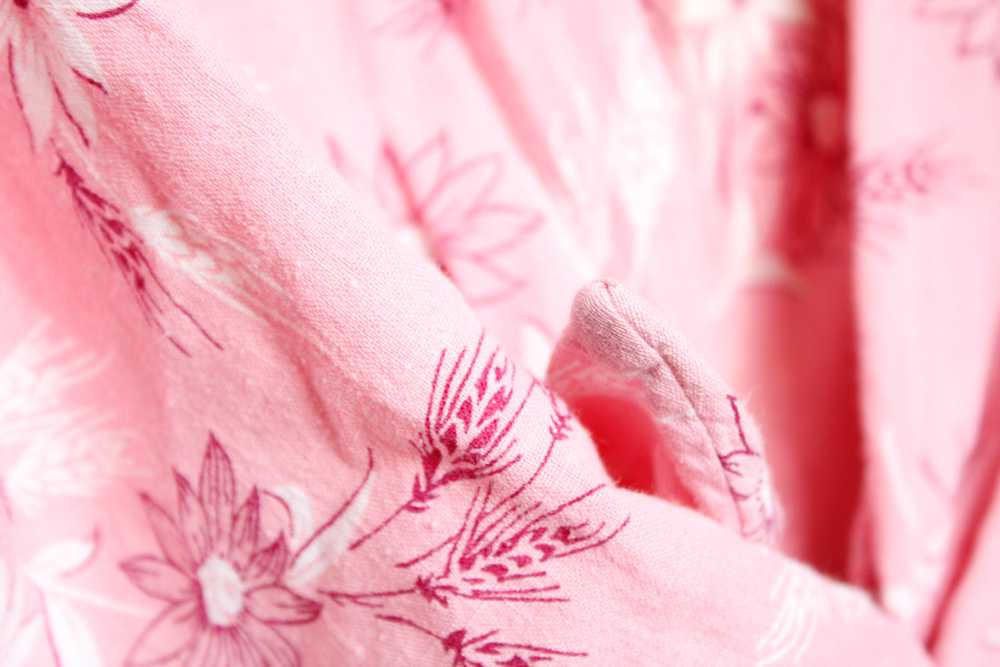 1940s Pink Floral Cotton Playsuit Crop Top & Shor… - image 8