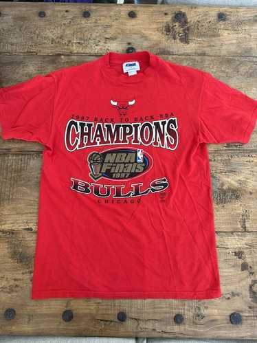 1993 Chicago Bulls Championship T-Shirt: L – Philthy Vintage Clothing