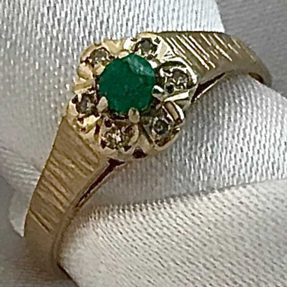 Cissy - 9 Kt Gold Emerald  - image 1