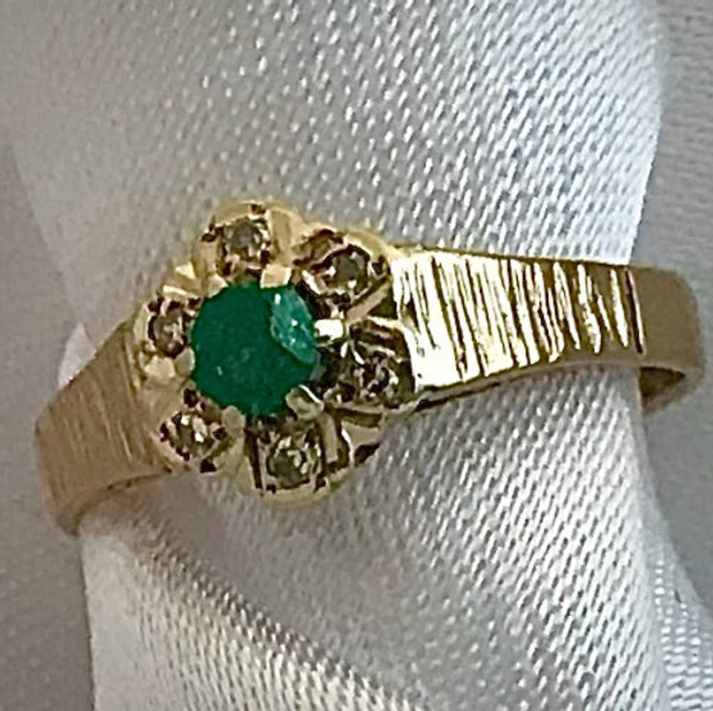 Cissy - 9 Kt Gold Emerald  - image 2