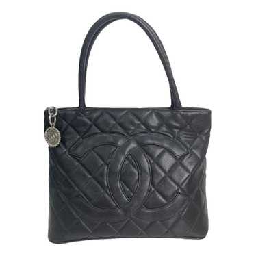 Chanel Médaillon leather handbag - image 1