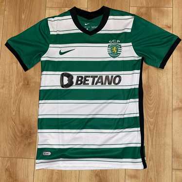 Nike Sporting Lisbon Home Jersey 2022/23 - image 1