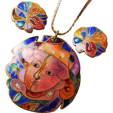 Fabulous DAVID KUO Enamel Face Lady in Hat Pendan… - image 1