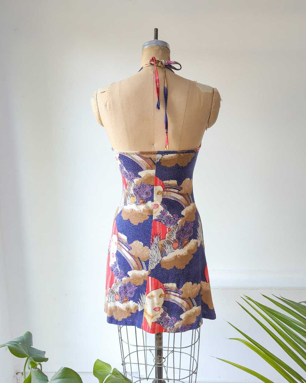70s Deco Lady Pop Art Halter Mini Dress - image 5