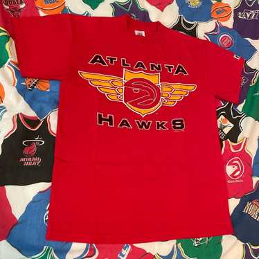 CustomCat Atlanta Hawks 1970's Vintage NBA T-Shirt Daisy / 5XL