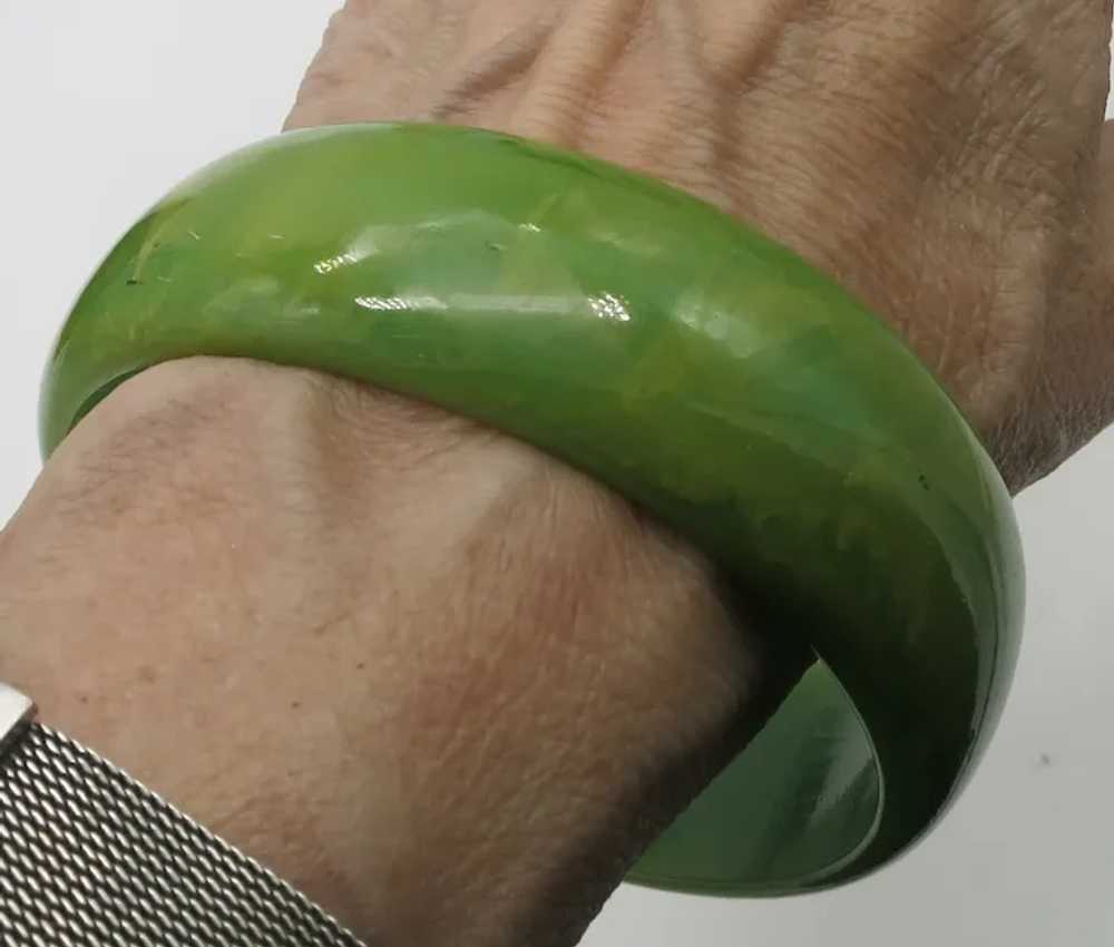 Green Marbled Bakelite Bangle Bracelet - image 3