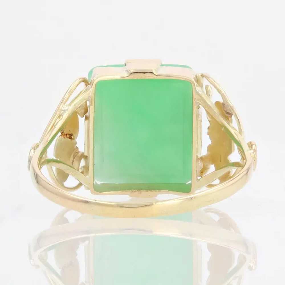 1930s Art Deco Engraved Jade Yellow Gold Ring - image 10