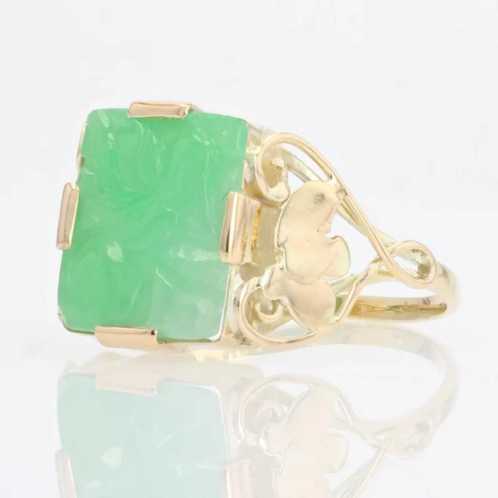 1930s Art Deco Engraved Jade Yellow Gold Ring - image 6