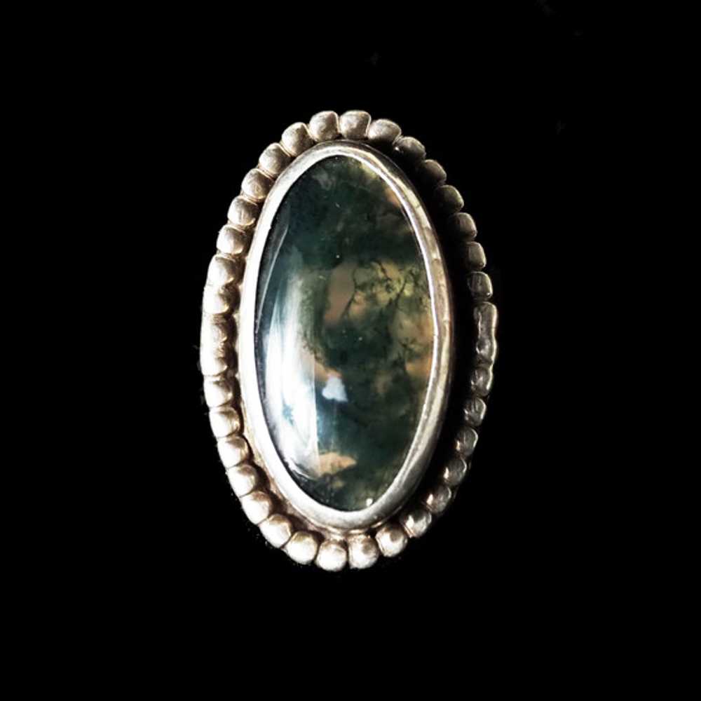 Silver Oval Moss Agate Statement Ring - Size 6.75 - image 1