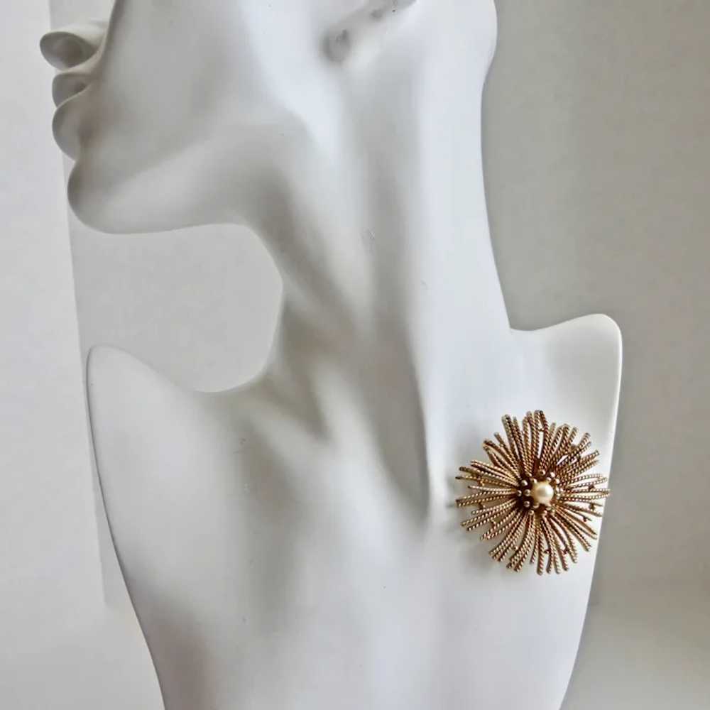 CAPRI Gold tone Starburst "Fireworks" Brooch Pin … - image 2