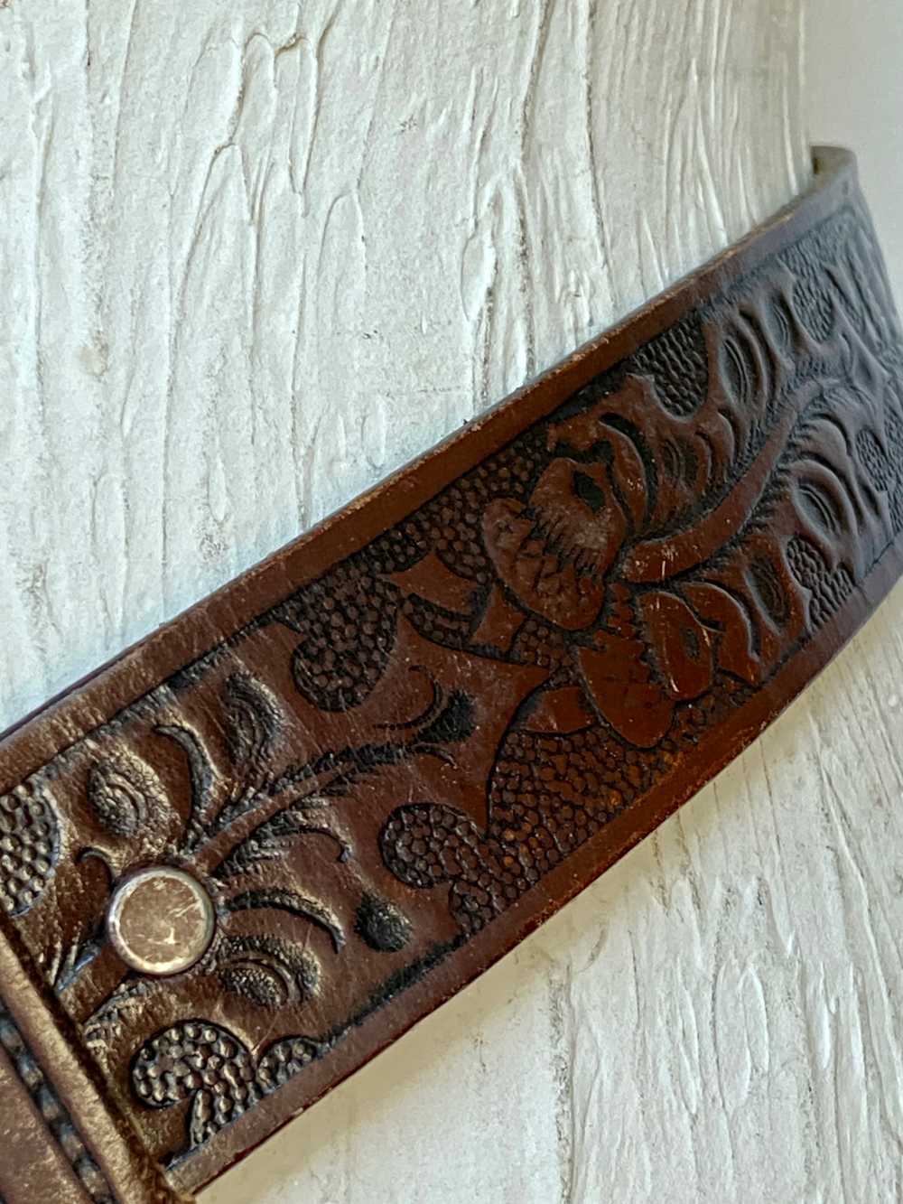 Vintage tooled leather belt - image 8
