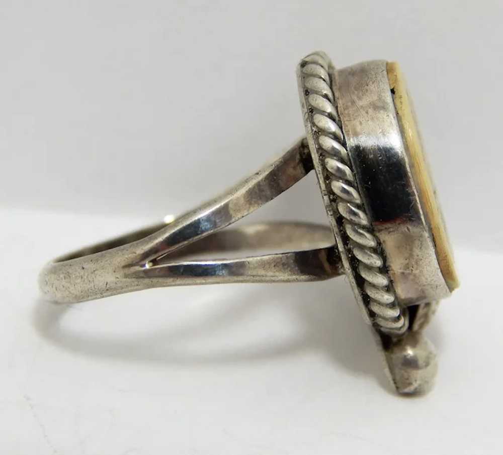 Sterling Scrimshaw Ring Signed BEGAY Size 6.5 - image 4