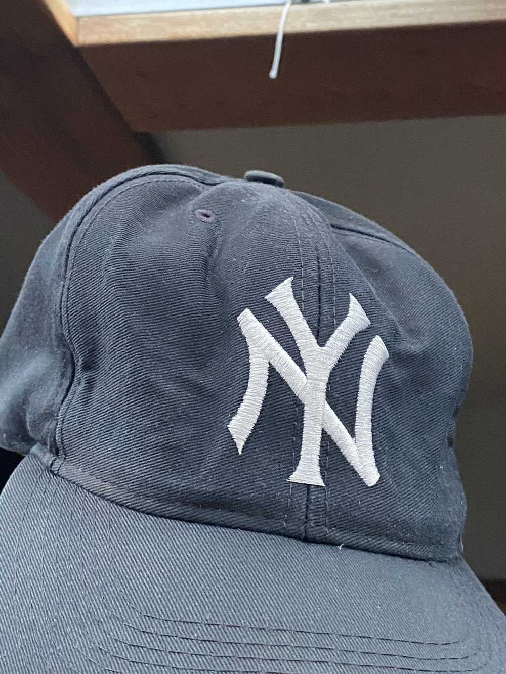 MLB Vintage NY Yankees Snapback - image 2