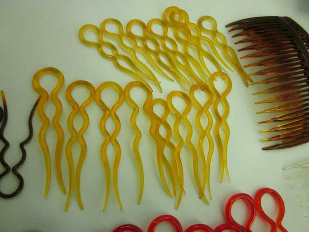 Large Collection of Vintage Hair Pins, Combs, U S… - image 3