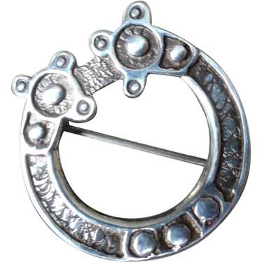 LOVELY Vintage SCOTTISH Silver Celtic Brooch, OUT… - image 1