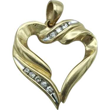 14K .16ctw Diamond Heart Pendant