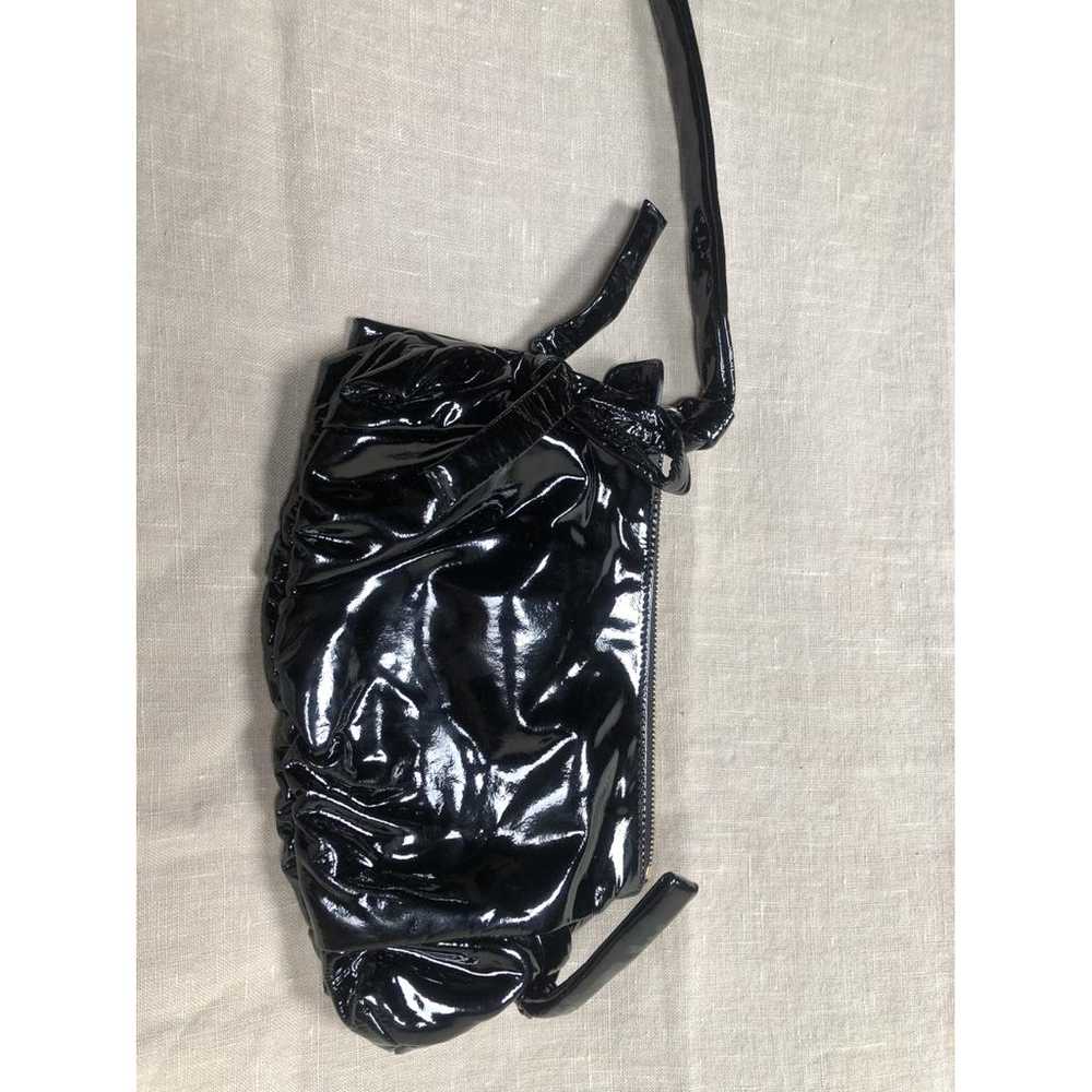 Gucci Hysteria patent leather clutch bag - image 2