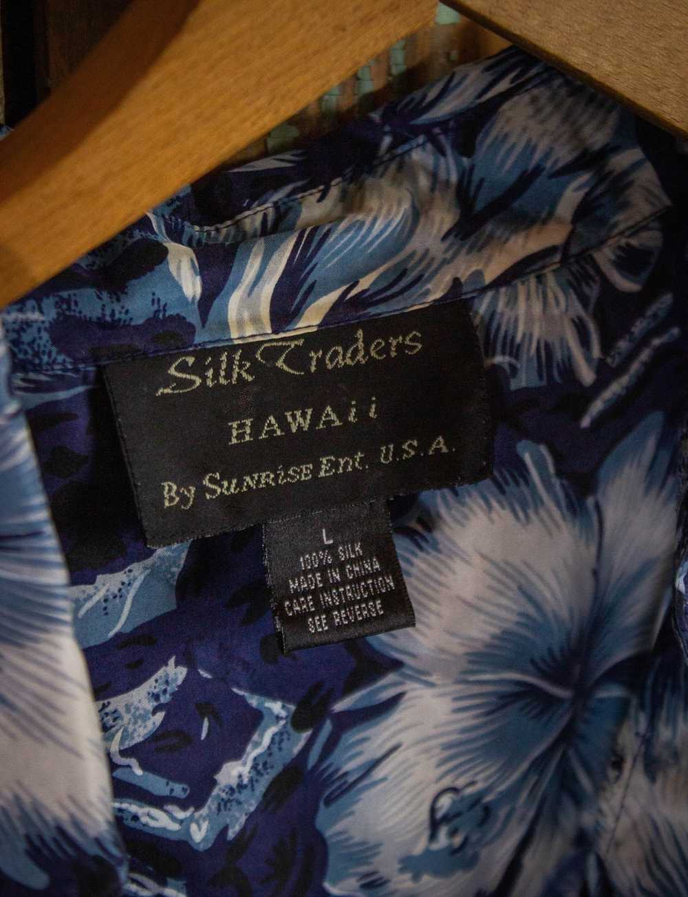 Vintage Vintage Silk Traders Hawaiian Silk Button… - image 4