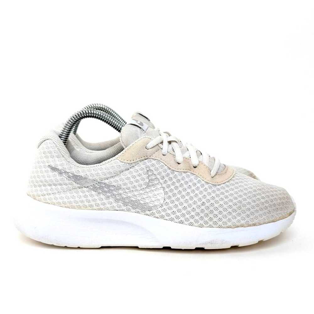 Nike Nike Tanjun White Running Shoes - 9 - image 1