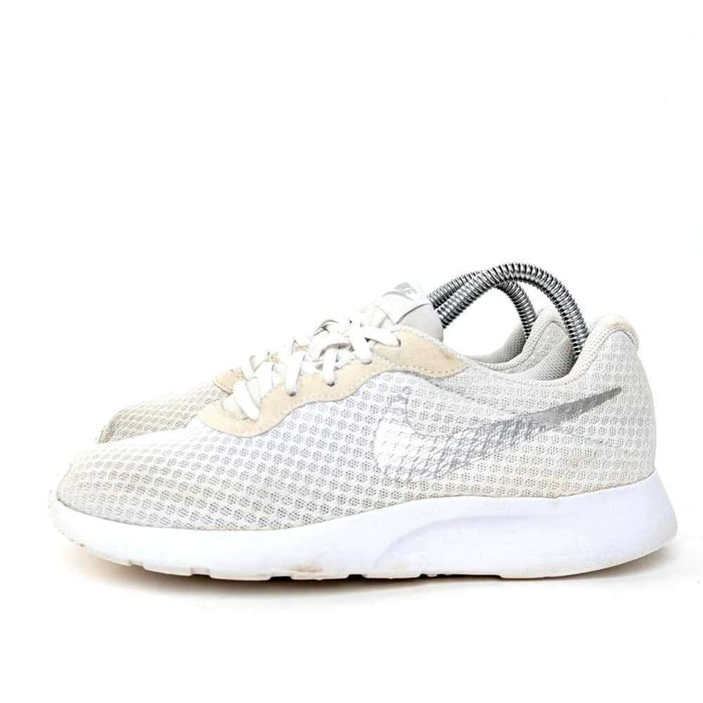 Nike Nike Tanjun White Running Shoes - 9 - image 2