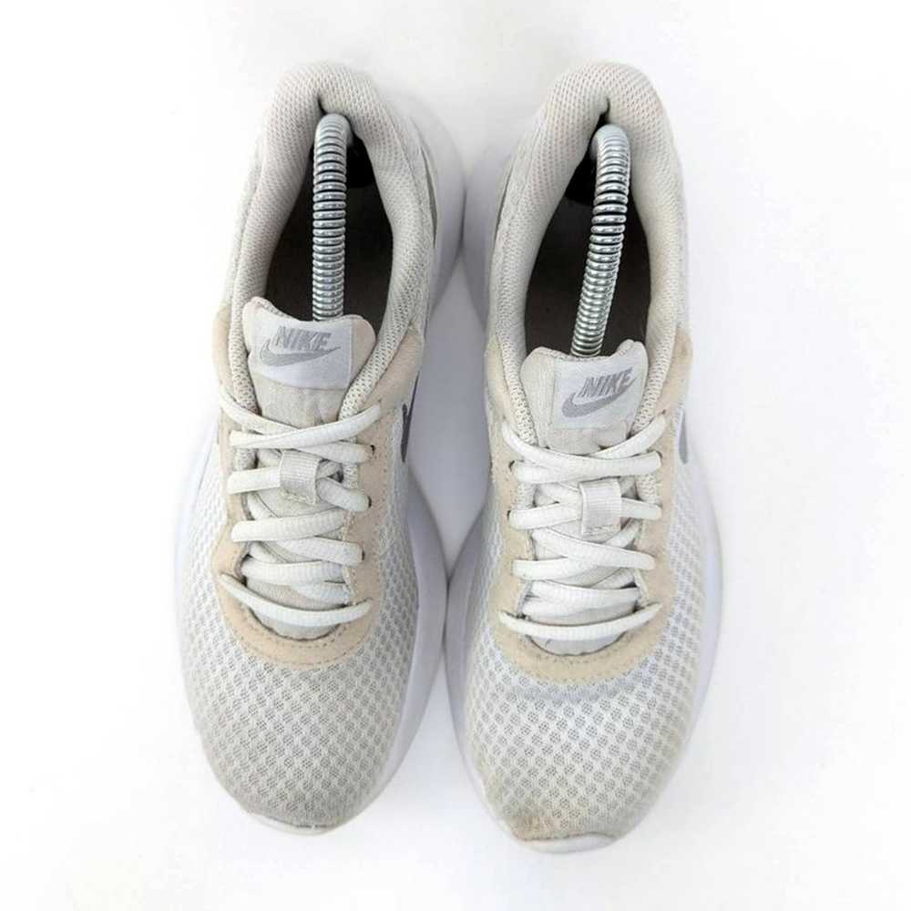 Nike Nike Tanjun White Running Shoes - 9 - image 3