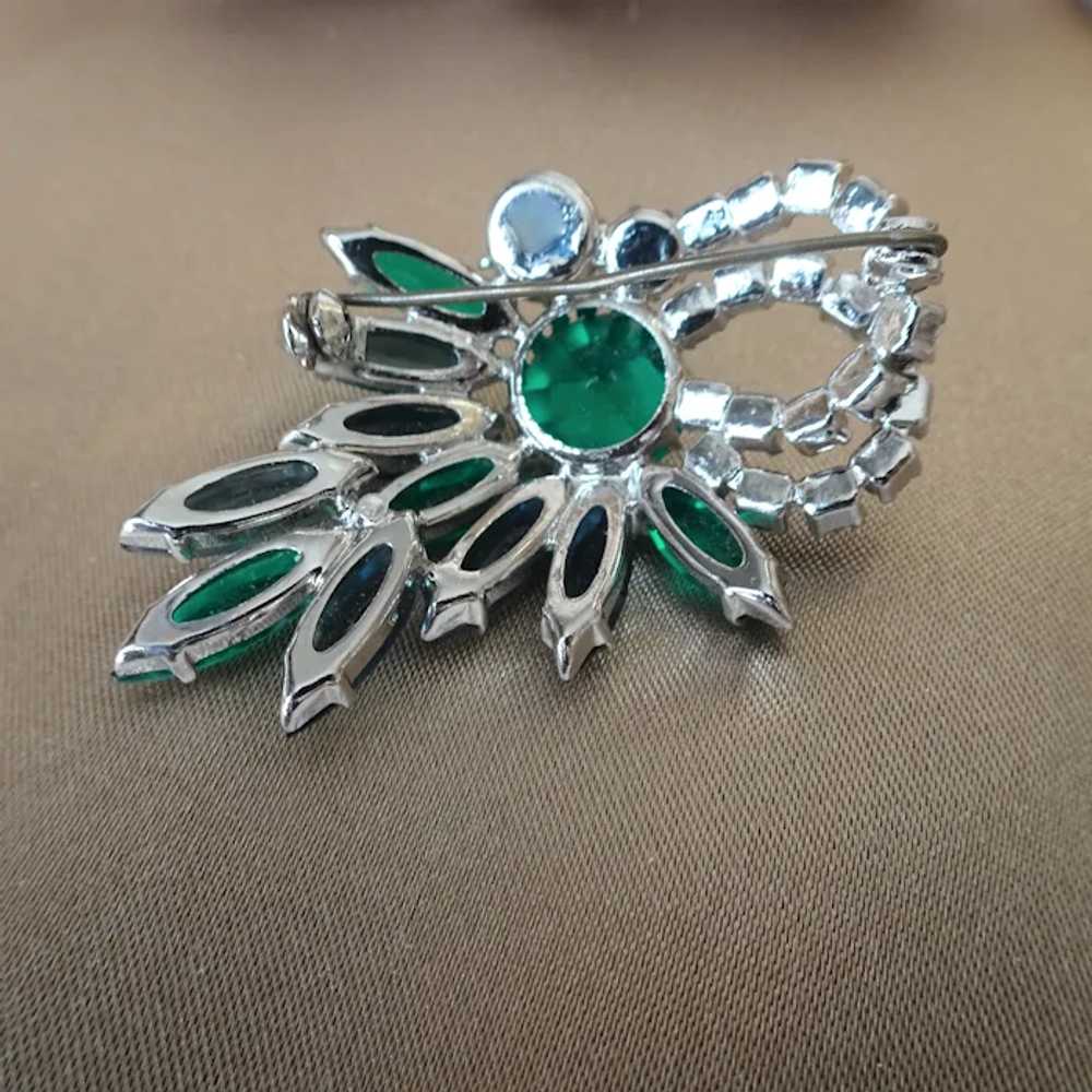 BEAUTIFUL Vintage Brooch,Sparkling Glass Striking… - image 5