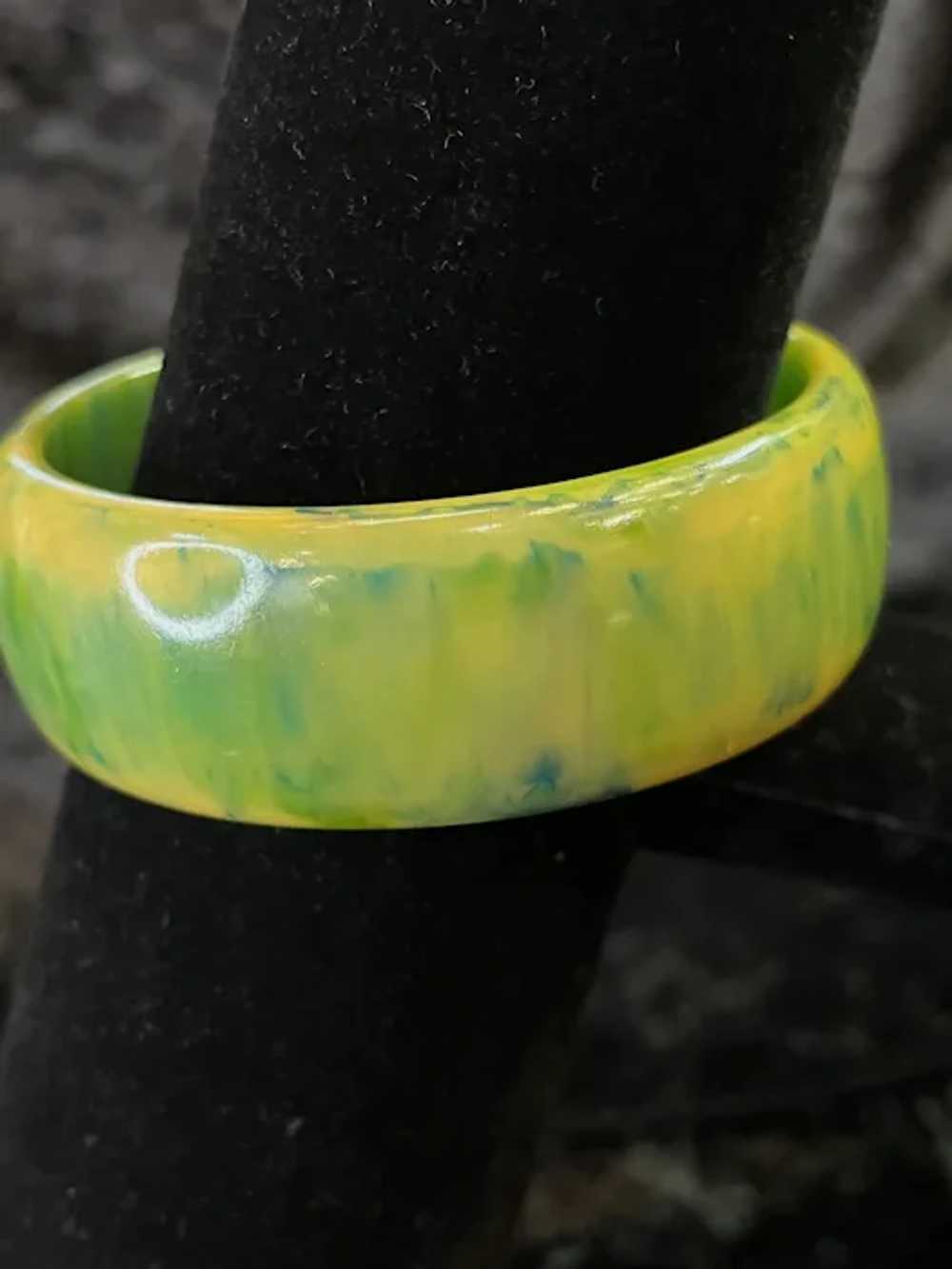 Vintage Green and Yellow Swirl Chunky Bakelite Ba… - image 2