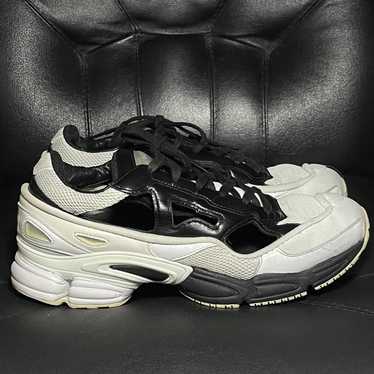 Raf simons ozweego on sale white and black