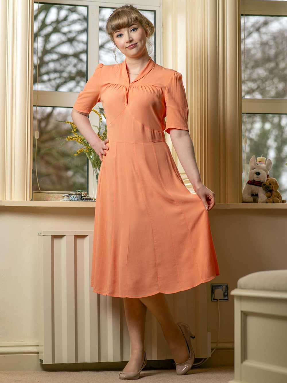 1940s Vintage Matinee Dress in Pan Stik Peach - image 2